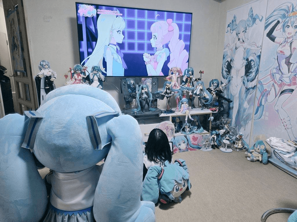 Ugh_HH/70077/6113835106788117894