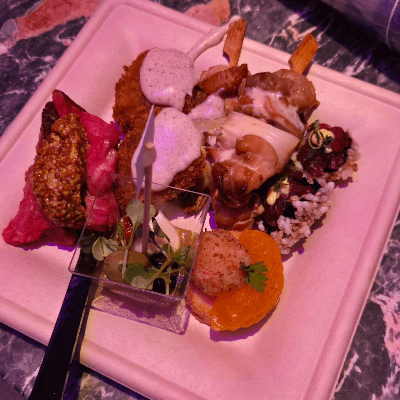 Ugh_HH/72647/6210678643558648582