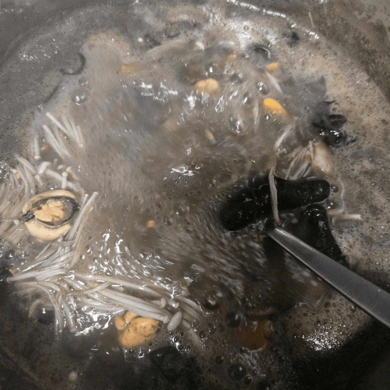 Ugh_HH/80360/6289832069030416717