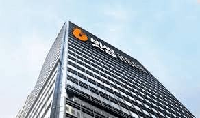 moon252423/22276/6052921101752405598