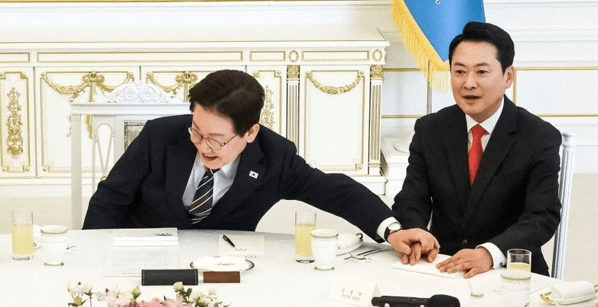 moon252423/23389/6244705822608921147